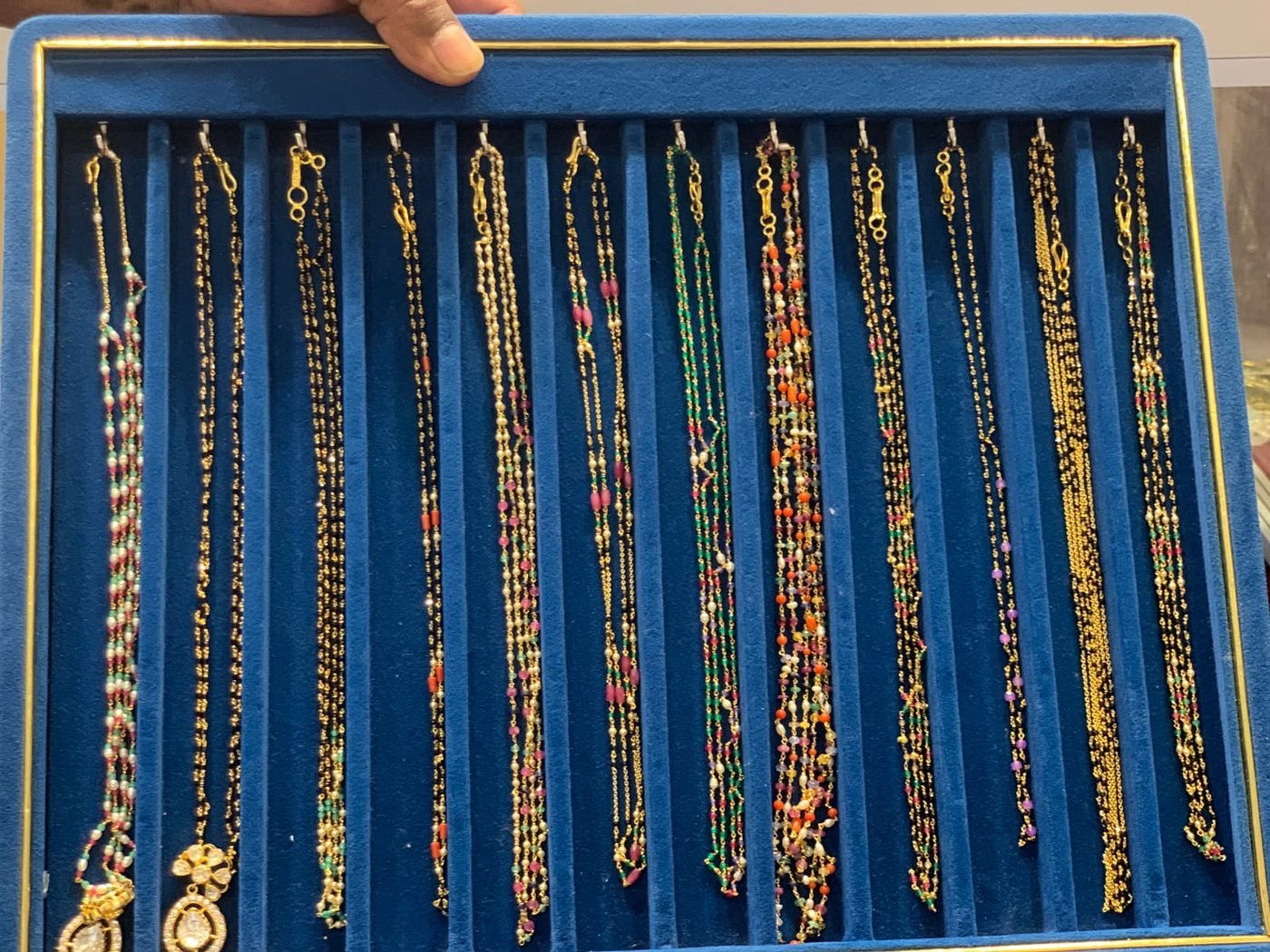 Everyday wear gold sheet chains